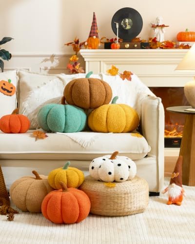 TOPWAVE yellow pumpkin pillow detail