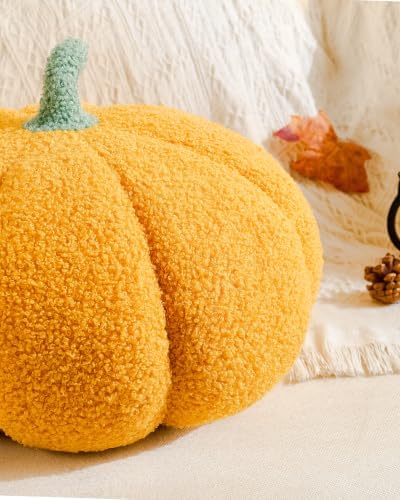 TOPWAVE yellow pumpkin pillow detail