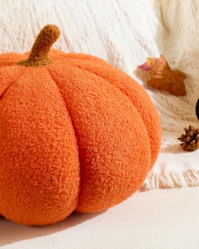 TOPWAVE orange pumpkin pillow detail